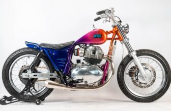 This vivid Royal Enfield Bobber is a tasty technic...