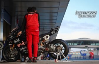 Bulega leads as WorldSBK Testing gets underway in ...