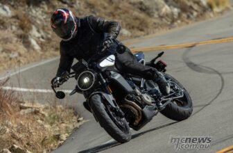 2025 Husqvarna Vitpilen 801 Review | Motorcycle Te...