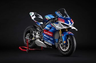 Ducati’s Limited-Edition Panigale V4 Tricolore I...