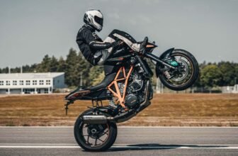 This Dude Set the World Record For the Fastest Han...