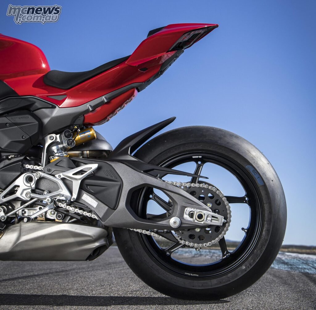 The new double-sided swingarm and forged aluminium alloy wheels