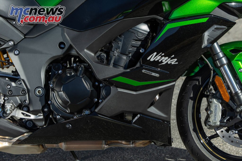 2025 Kawasaki Ninja 1100SX SE