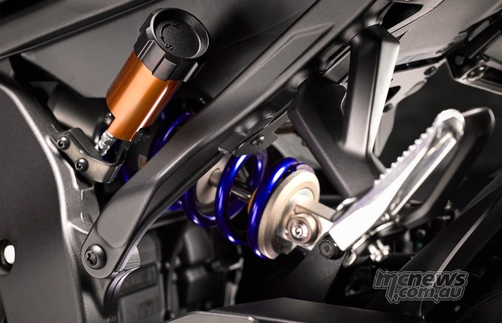 Yamaha YZF-R9 Review 