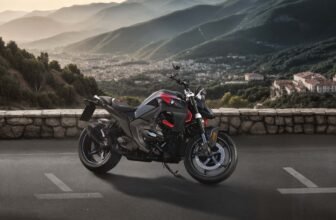 BMW’s New R 1300 R Looks to be a Wheelie Mon...