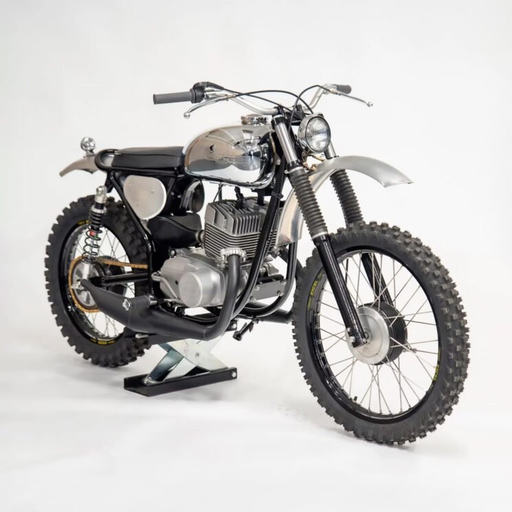 Jawa 350 scrambler by Thornton Hundred