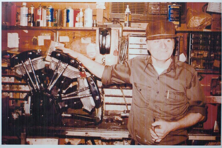 Three-cylinder Harley-Davidson Shovelhead