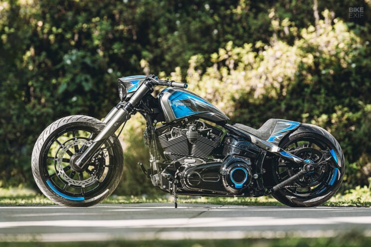 Custom Harley-Davidson Breakout by Fangster
