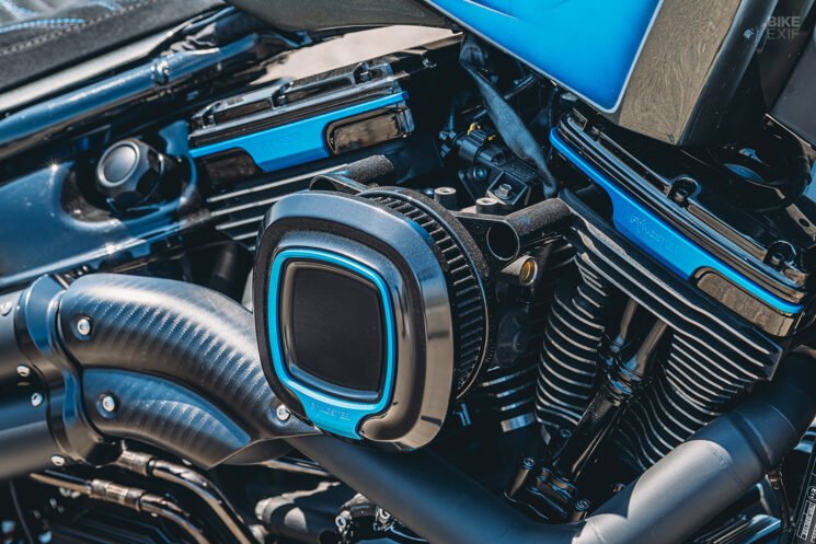 Custom Harley-Davidson Breakout by Fangster