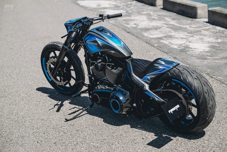 Custom Harley-Davidson Breakout by Fangster