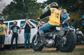 Racing a Harley-Davidson Pan/Shovel