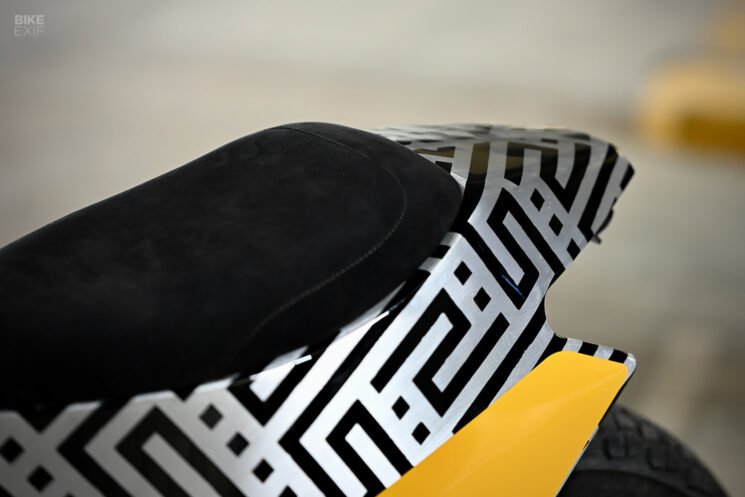 Sideburn Magazine's Royal Enfield Guerrilla 450 street tracker