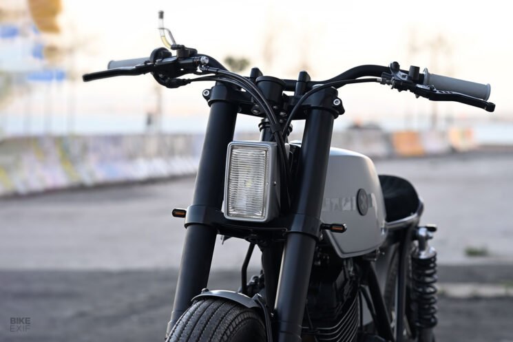 Yamaha XT600 street tracker by WKND Customs