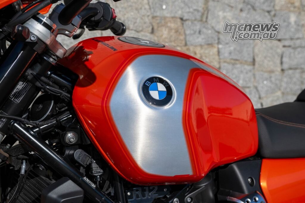 BMW R 12 S Review