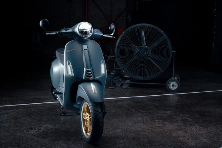 2025 Vespa Officina 8 special edition scooter