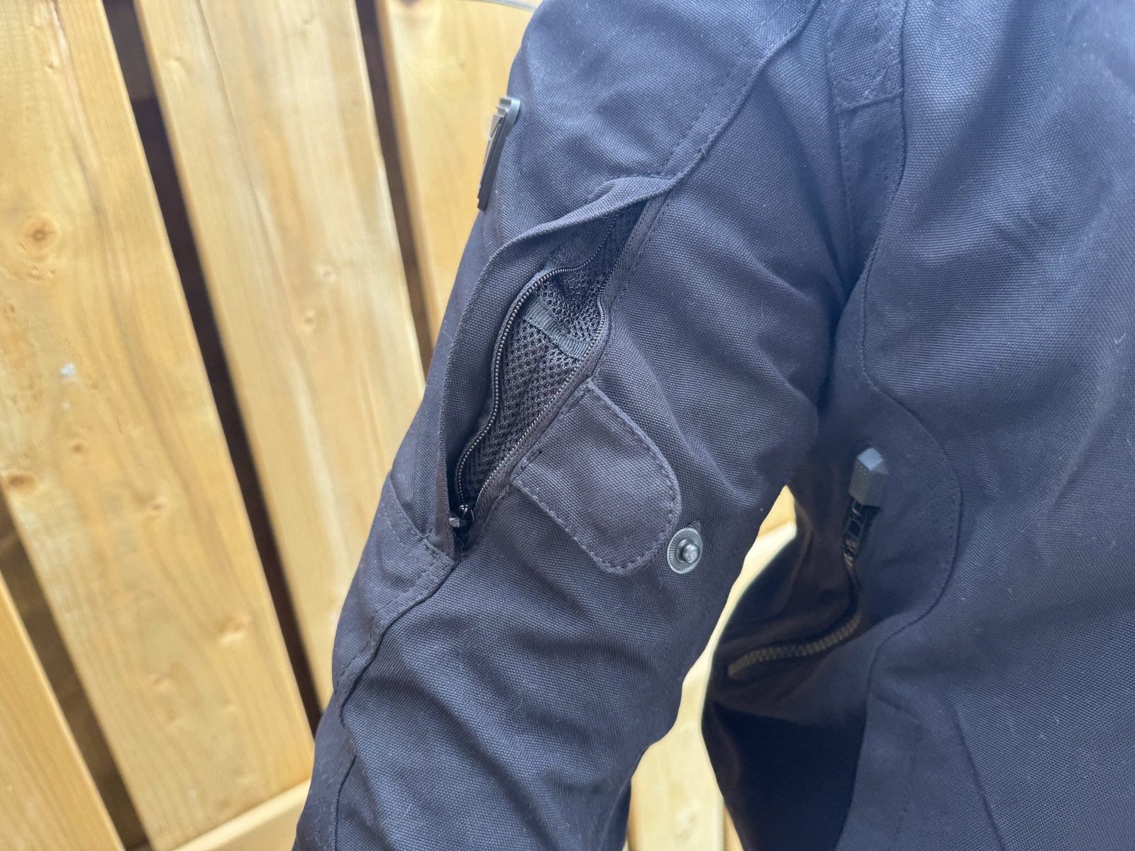 Example of one of the well hidden vents on the Versa-Flo Jacket