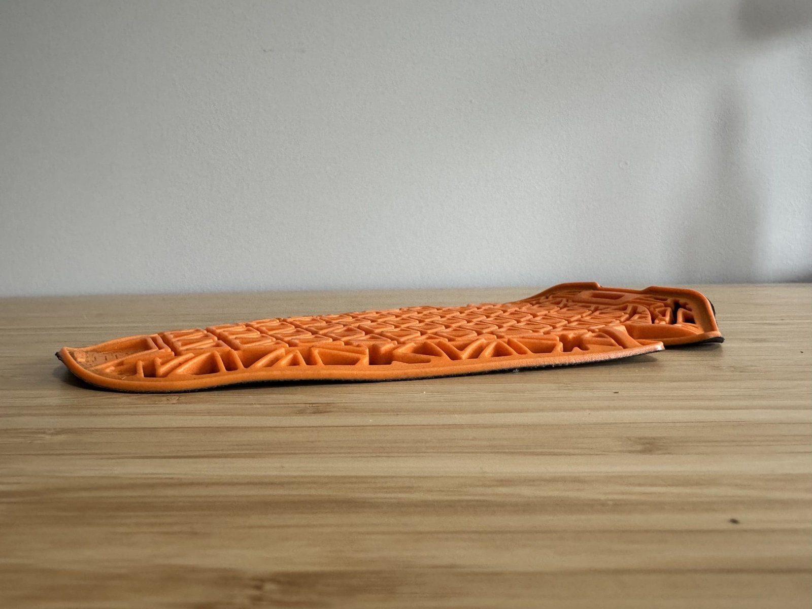 Side profile showing how thin the knee armor insert is on the Klim K Forty 2 Stretch Denim Jeans