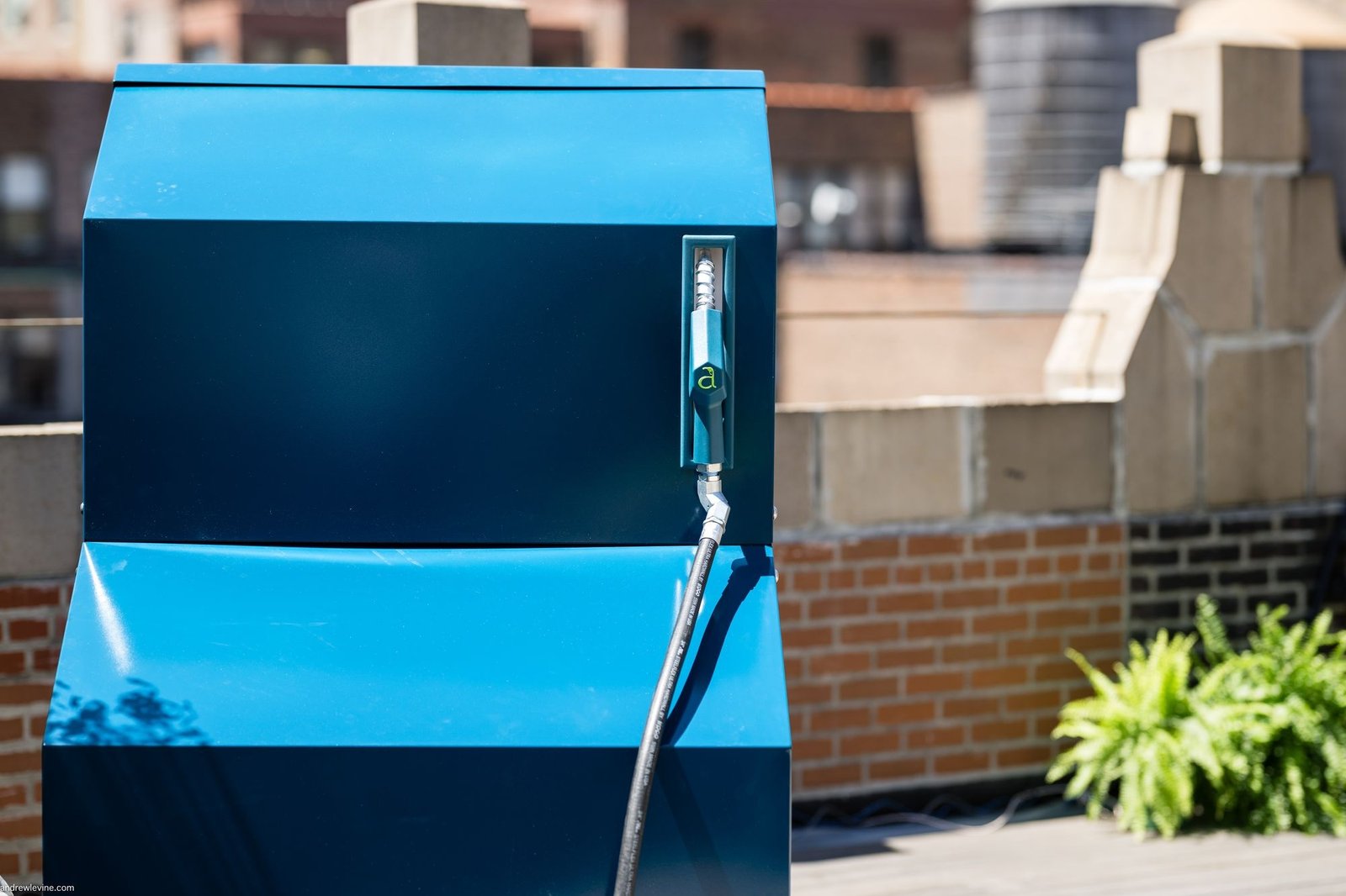 A view of the fuel generator that New-York-based startup Aircela is building for our fuel-minded industry.