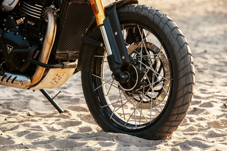 2025 Triumph Scrambler 400 XC