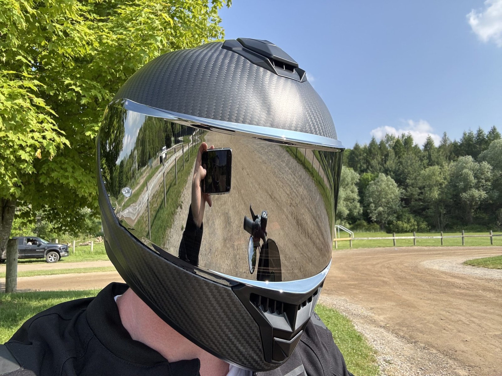 Rider wearing the Voss 991 Carbon helmet