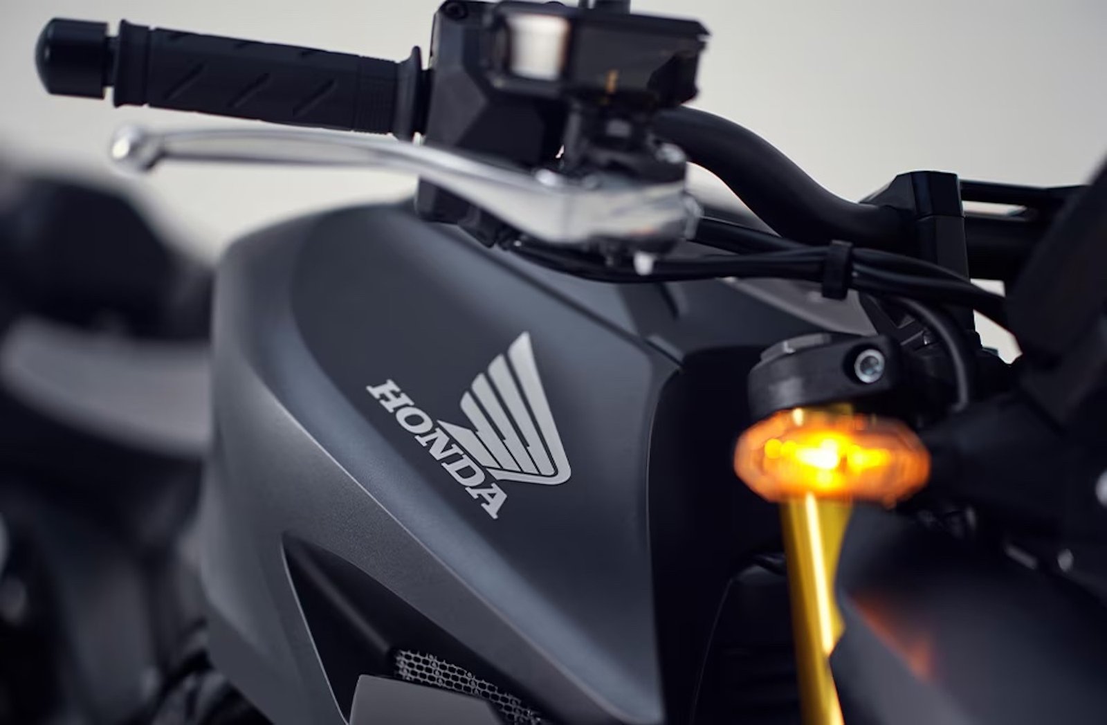 A view of a Honda CB1000 Hornet SP (2025).