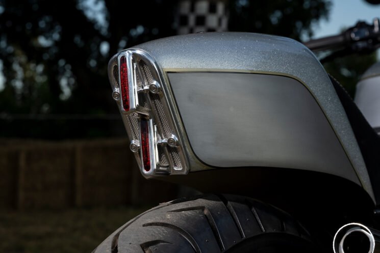 Custom Royal Enfield Shotgun 650 by Medaza Cycles