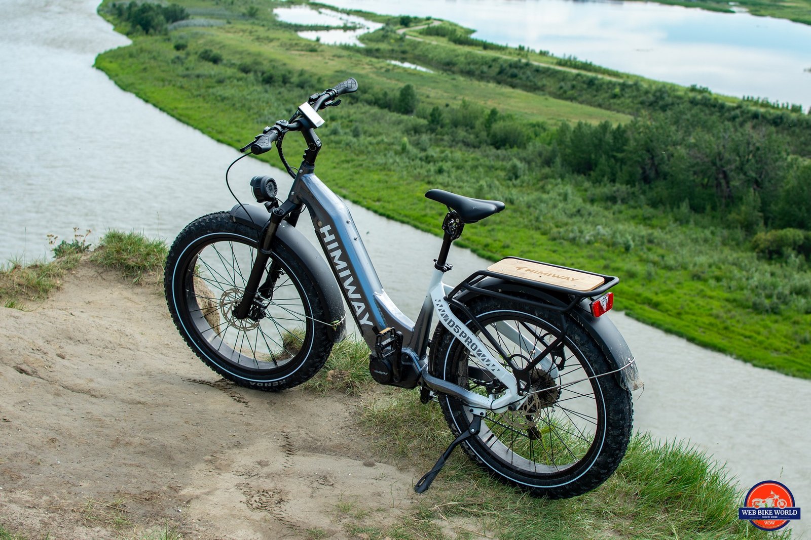 Himiway D5 pro ST on a ledge