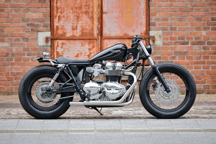 Triumph Bonneville bobber by Heiwa MC