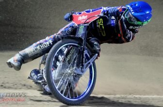 Kurtz takes third win on the bounce to close in on...