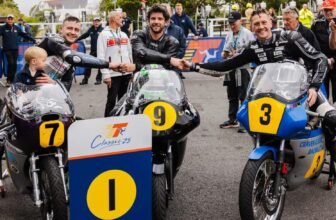 Mike Browne wins Historic Senior Classic TT