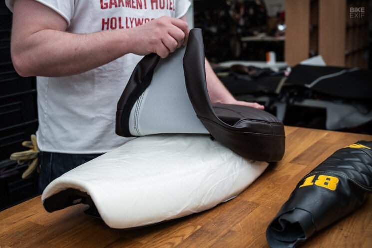 How to cover a motorcycle seat, presented by Luimoto