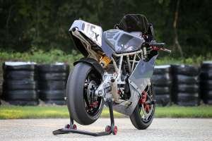 Ducati 750SS / Monster 796 race bike by Analog Motorcycles
