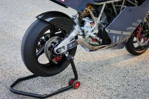 Ducati 750SS / Monster 796 race bike by Analog Motorcycles