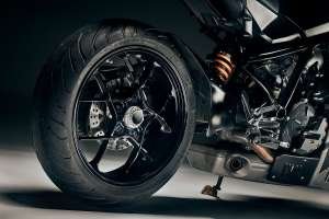 KTM RC8 streetfighter