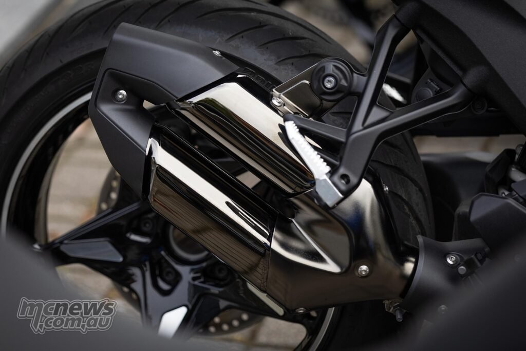 BMW R 1300 R / RS / RT Launch Review - Motorcycle Test