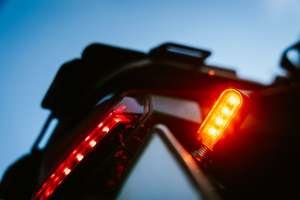 Hammerleds rear in a dark