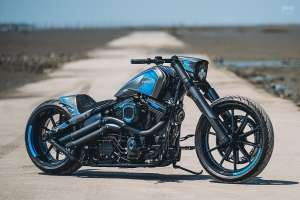 Custom Harley-Davidson Breakout by Fangster