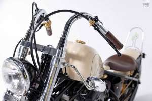 Kawasaki W650 hardtail bobber by Deus ex Machina