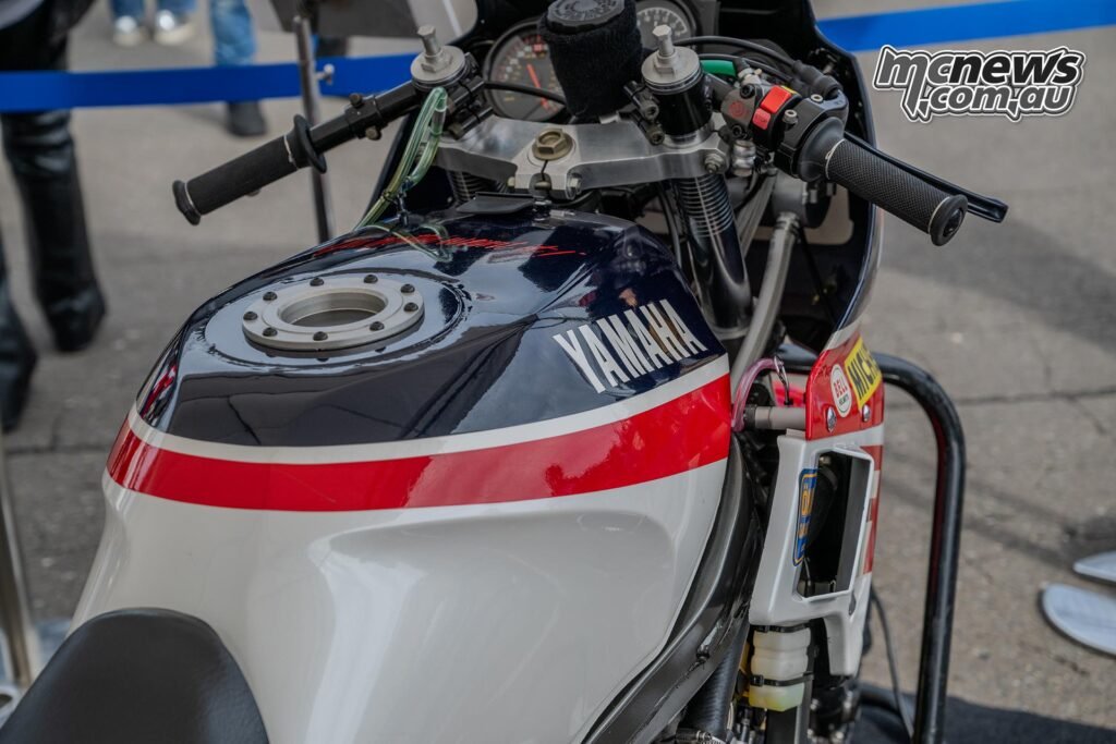 One of Yamaha’s coolest works specials ever: the FZ750 0U45.