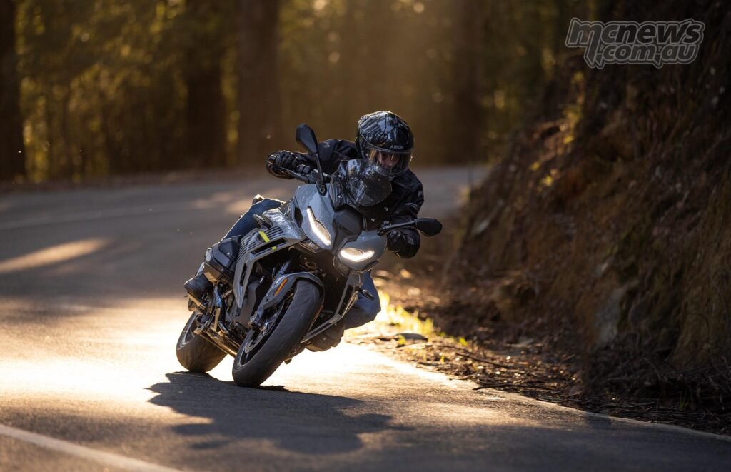 BMW R 1300 R / RS / RT Launch Review - Motorcycle Test