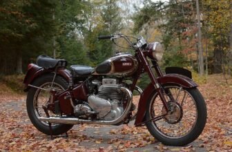 Bike EXIF | Revisiting the 1951 Ariel Square Four