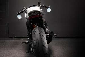 Custom Honda CBX750 by Ellaspede