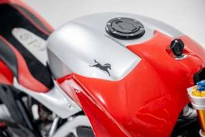 Neo-retro TVS Apache RR 310 café racer by Smoked Garage