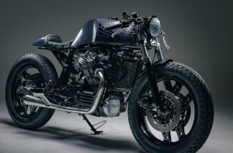 Midnight Rider: A Minimalist Honda CX400 Café Rac...
