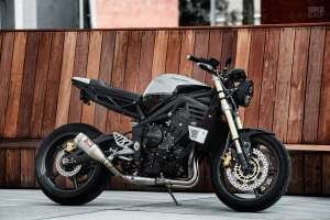 A sharp new suit for the Triumph Street Triple by Redeemed Cycles