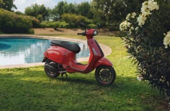 Vespa’s Smallest Scooters Finally Get Disc B...