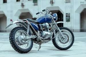 Kawasaki W650 desert sled by Dirty Dick's Motos