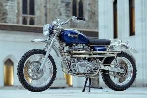 Kawasaki W650 desert sled by Dirty Dick's Motos
