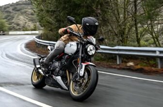 Watch Triumph’s Trident 800 Struggle To Keep Its...