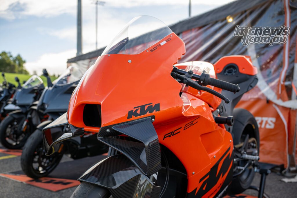 2026 KTM 990 Duke R and KTM 990 RCR comparison test